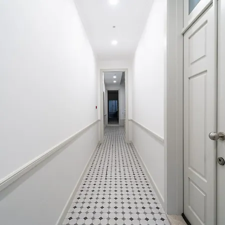 Apartment Escadaria 21 By House And People Braga